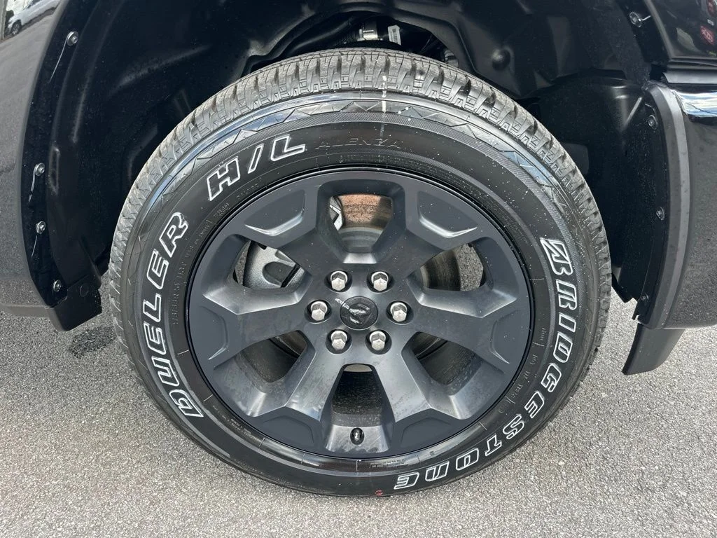 New 2026 Diamond Black Crystal Pearl-Coat Exterior Paint RAM Big Horn/Lone Star image 14