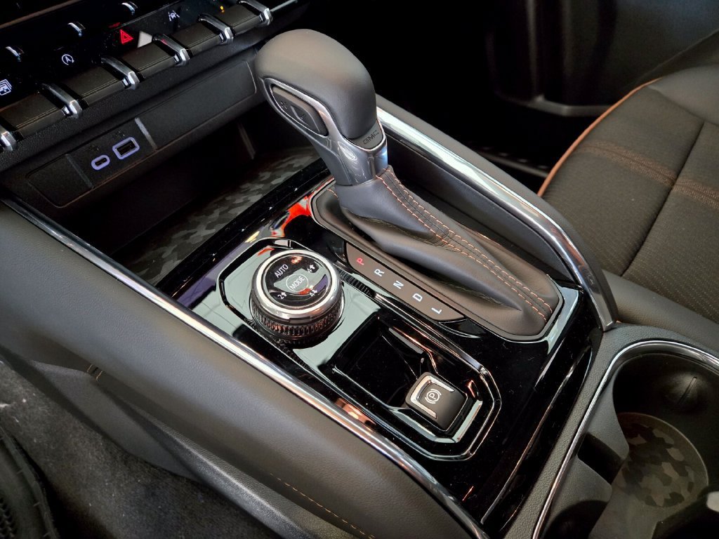 2026 GMC Canyon AT4 - Photo 14