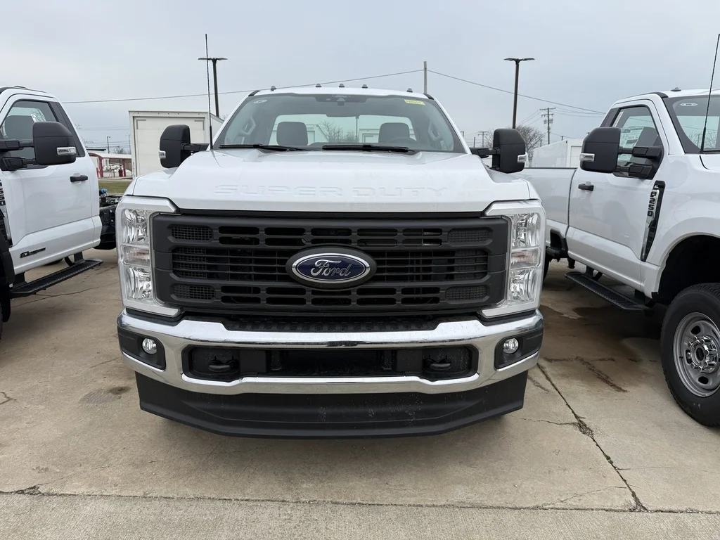 New 2026 Oxford White Ford F-250® XL image 2