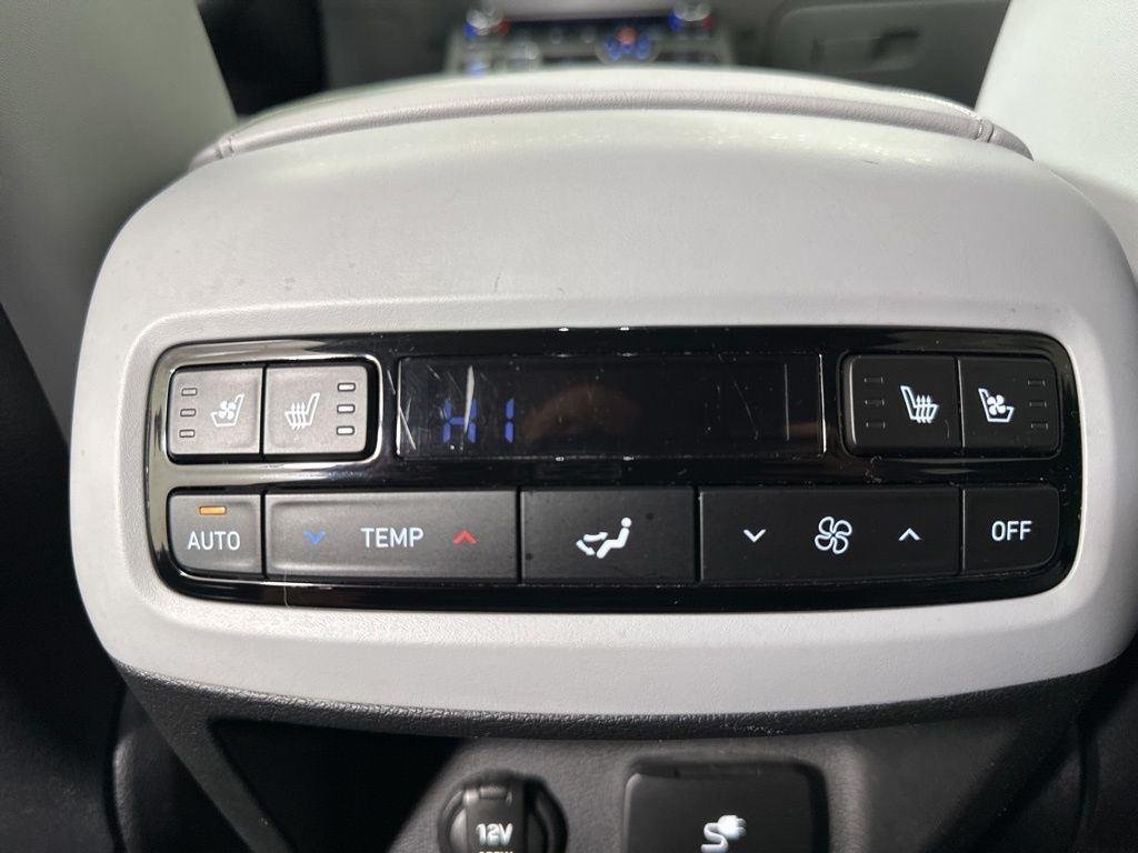 Used 2023 Silver Hyundai SEL image 31