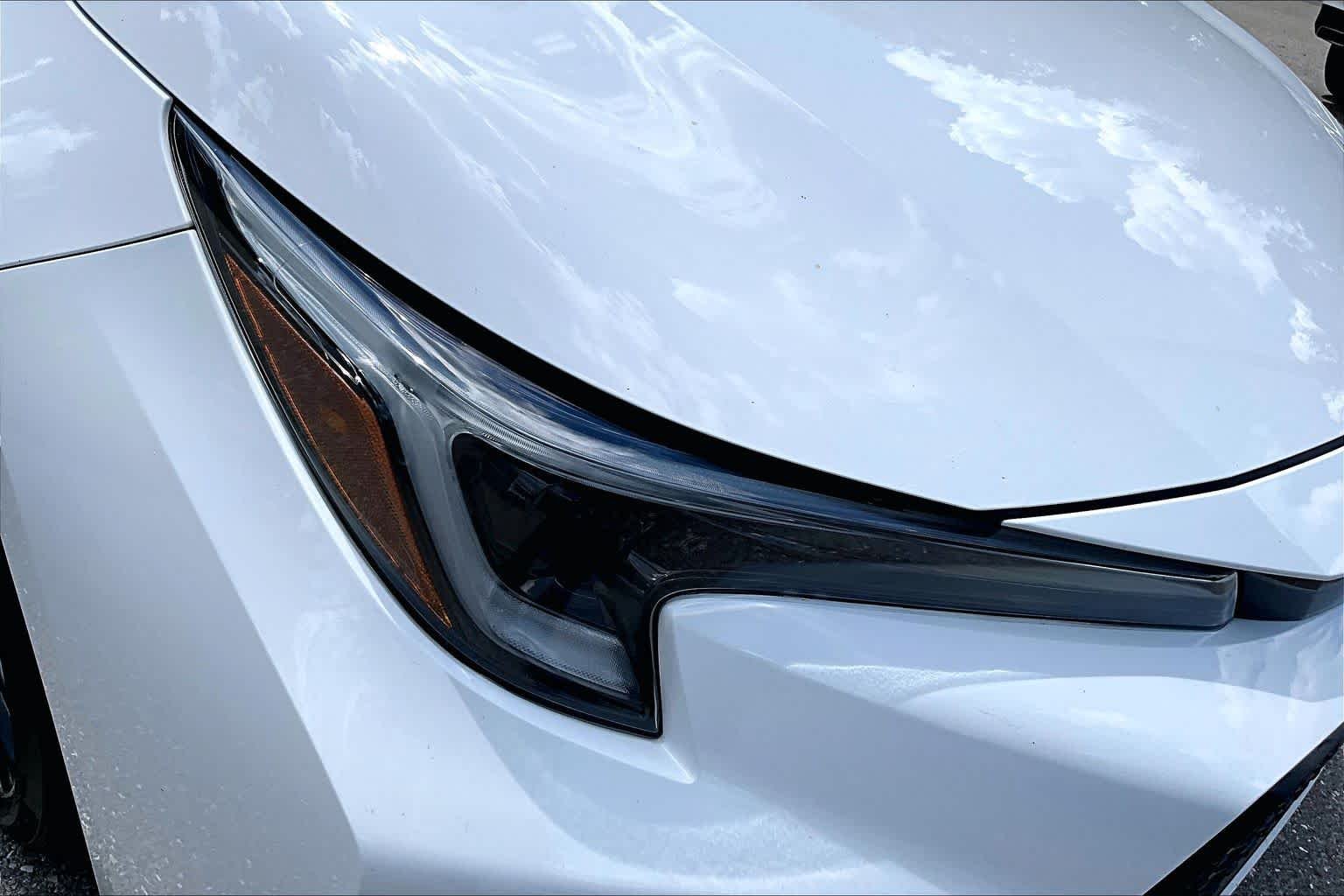 Used 2024 Ice Cap Toyota SE image 28
