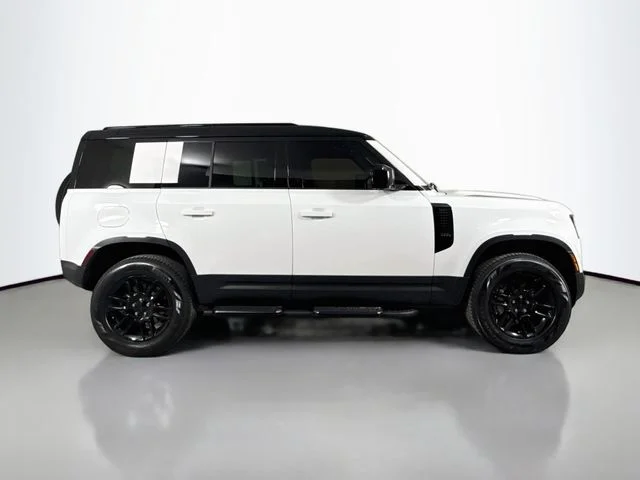 New 2026 Fuji White Land Rover S image 4