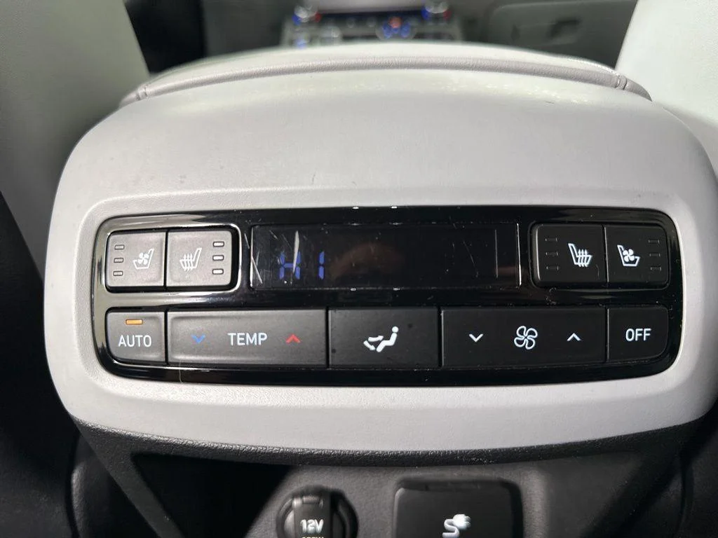 Used 2023 Silver Hyundai SEL image 31