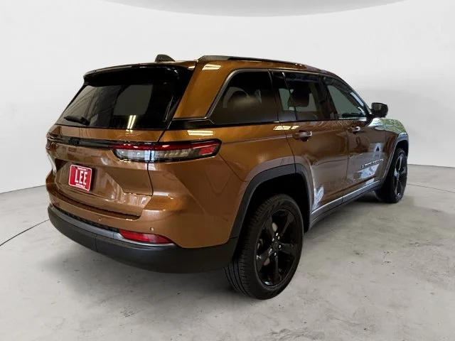New 2027 Brown Jeep Limited image 6