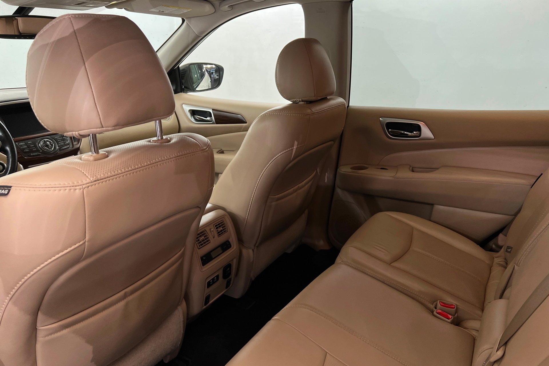 Used 2020 Pearl White Tricoat Nissan Platinum image 20