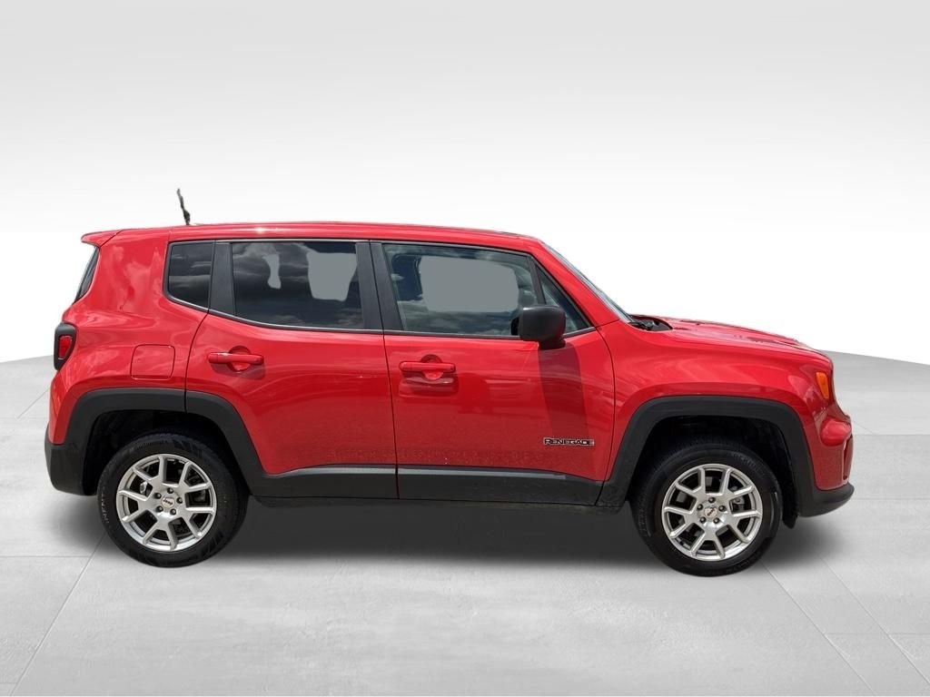 Used 2023 Red Jeep Latitude image 7
