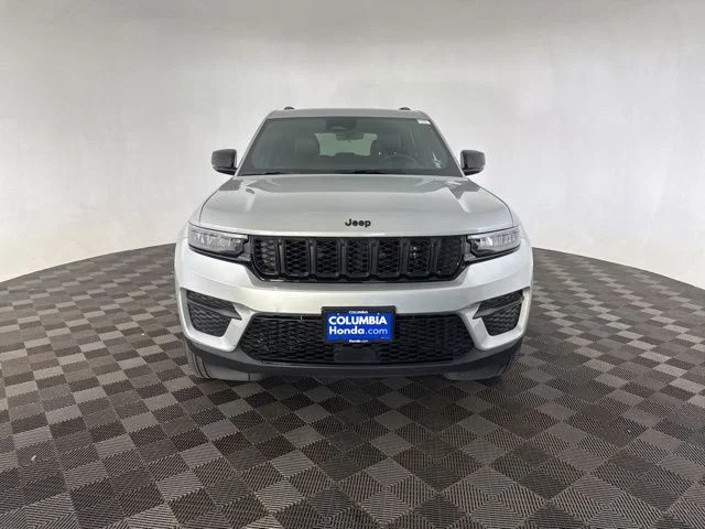 Used 2025 Silver Jeep Altitude image 2
