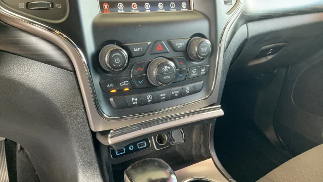 Used 2021 Gray Jeep Laredo E image 16