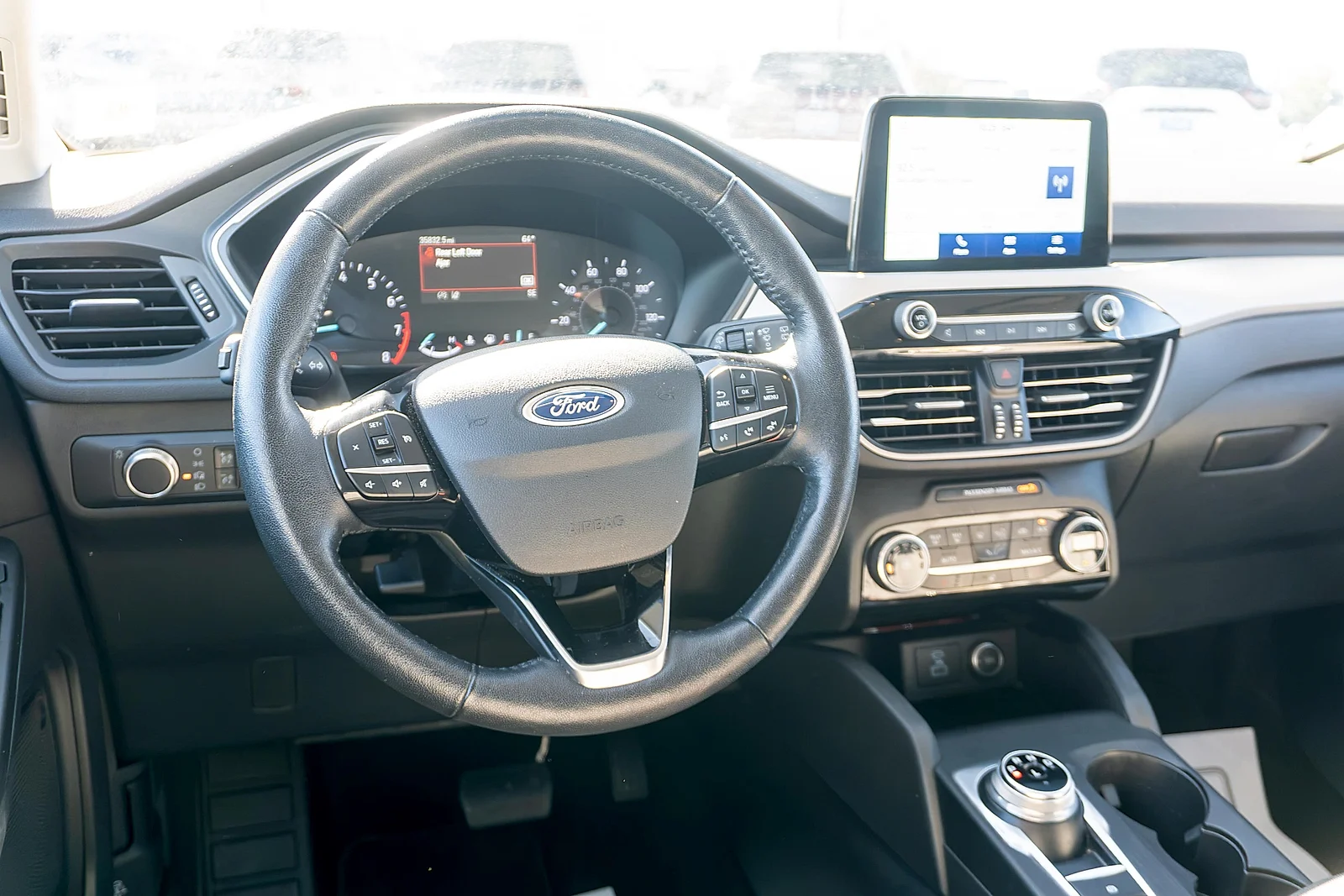 Used 2021 Oxford White Ford SE image 13