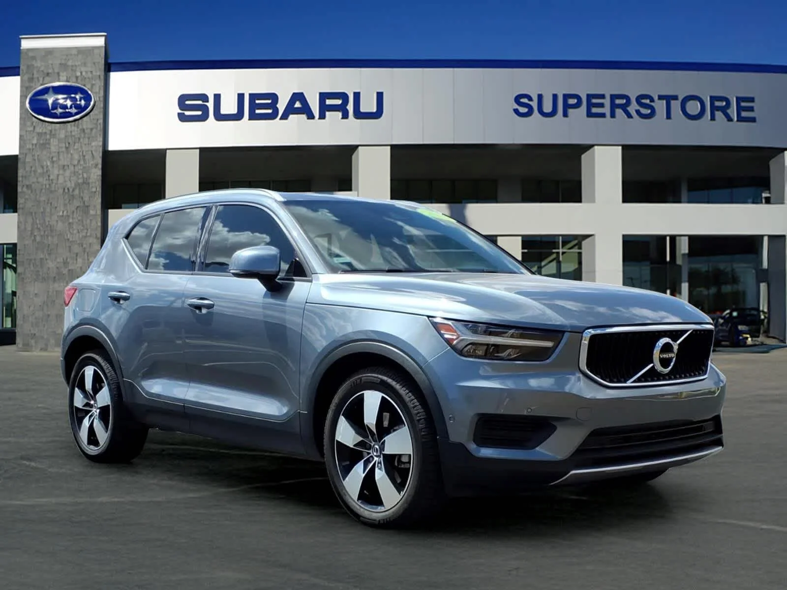 2019 Volvo XC40 T5 Momentum AWD's photo