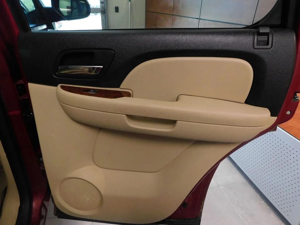 Used 2007 Sport Red Metallic Chevrolet LTZ image 33