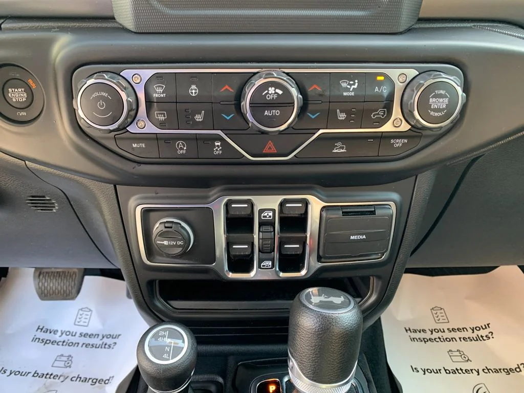 Used 2022  Jeep Unlimited Willys image 24