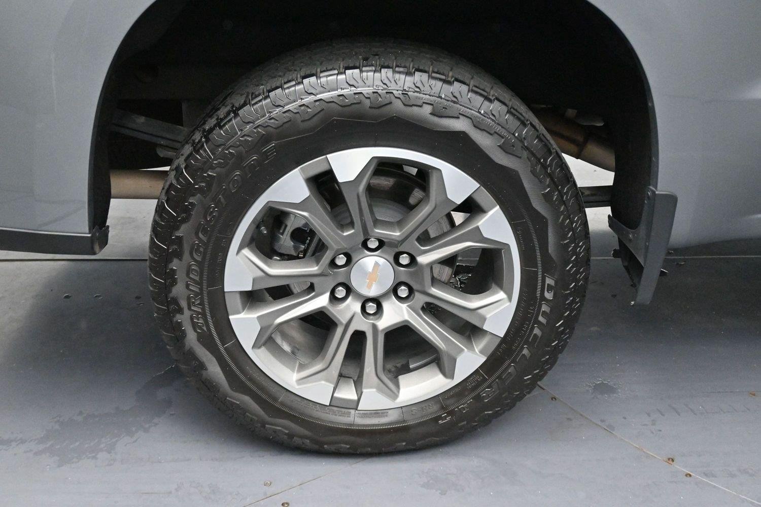 Used 2025 Sterling Gray Metallic Chevrolet High Country image 35
