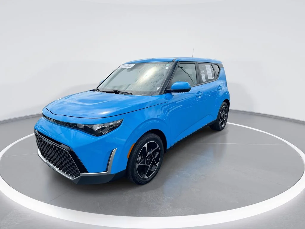 Used 2023 Blue Kia EX image 4