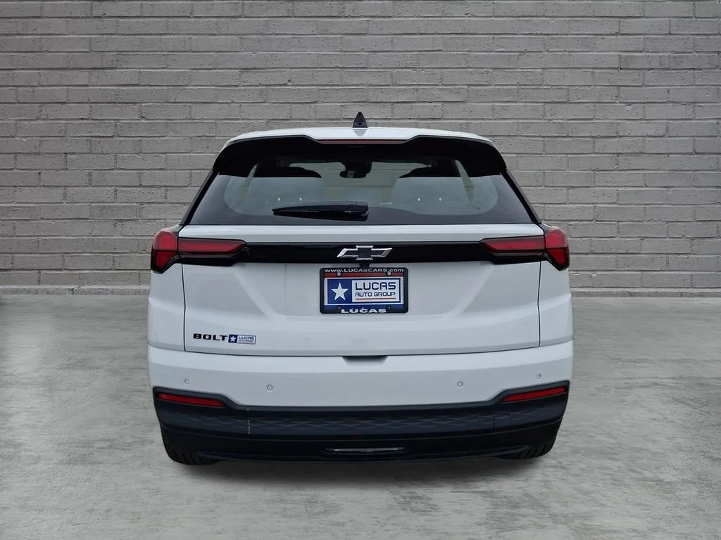 New 2027 Summit White Chevrolet LT image 6