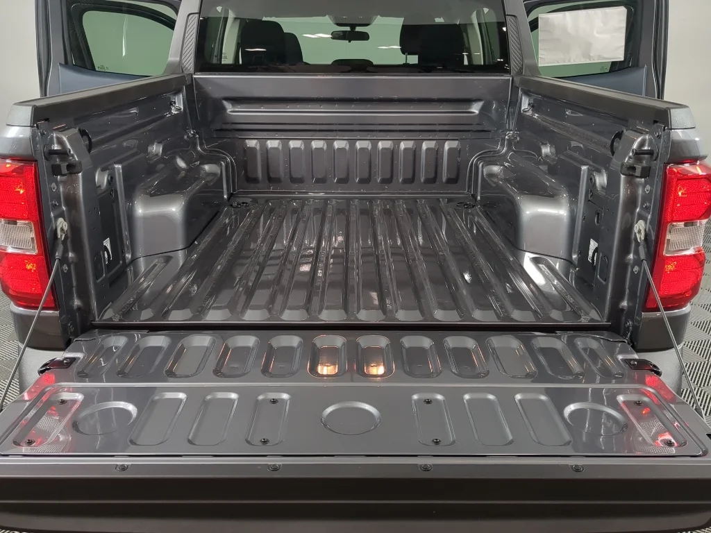New 2026 CARBONIZED GRAY METALLIC Ford XLT image 16