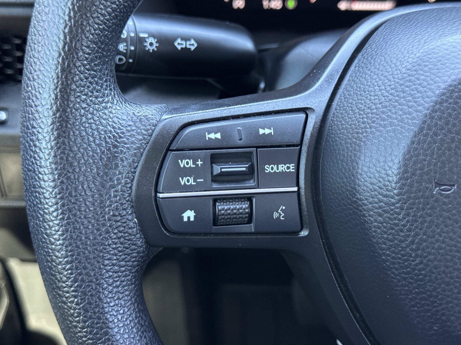 2025 Honda CR-V LX - Photo 11