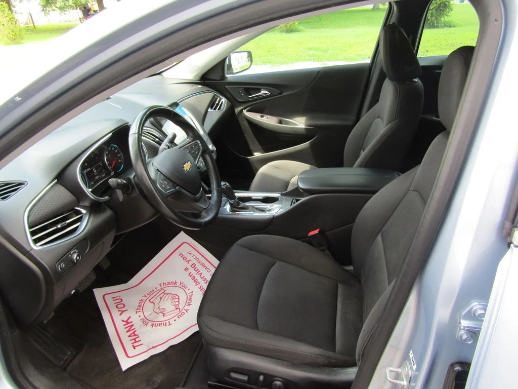 Used 2018 Blue Chevrolet LT image 18
