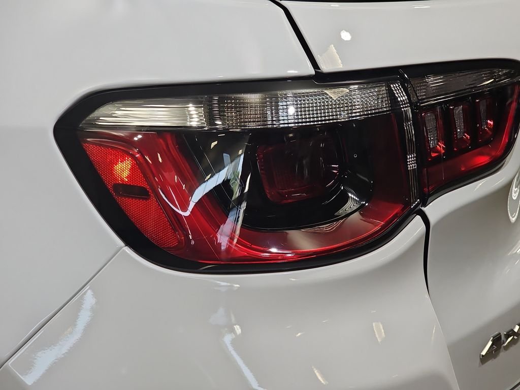 Used 2024 White Jeep Latitude image 35