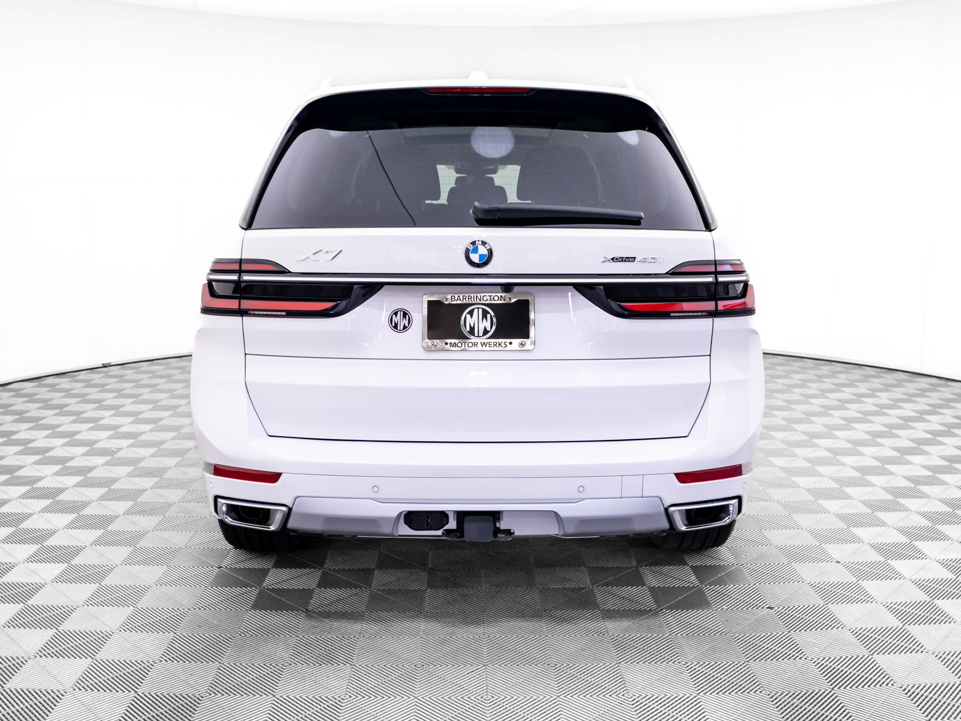 New 2026 Mineral White Metallic BMW xDrive40i image 5