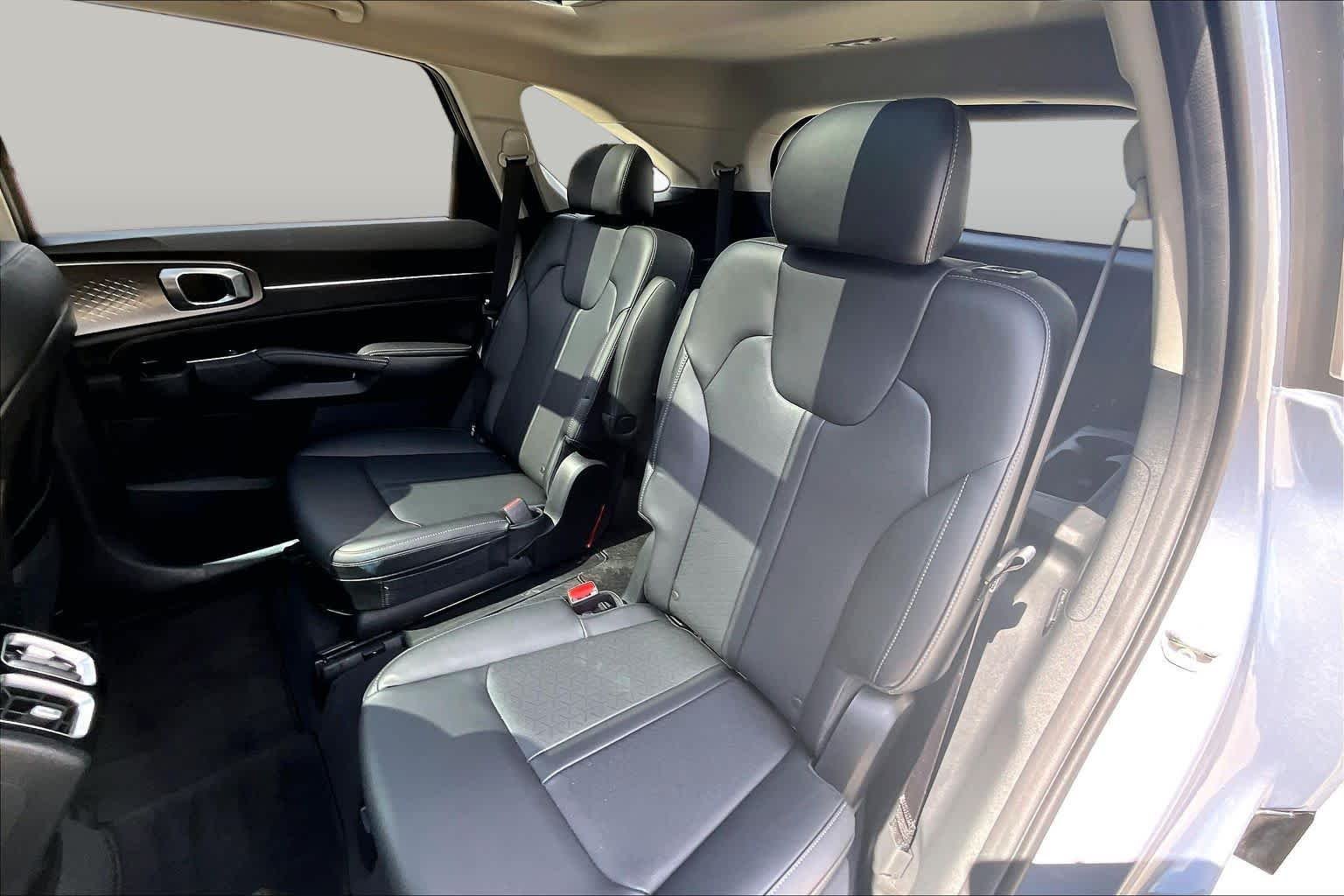 Used 2023 Everlasting Silver Kia SX image 17