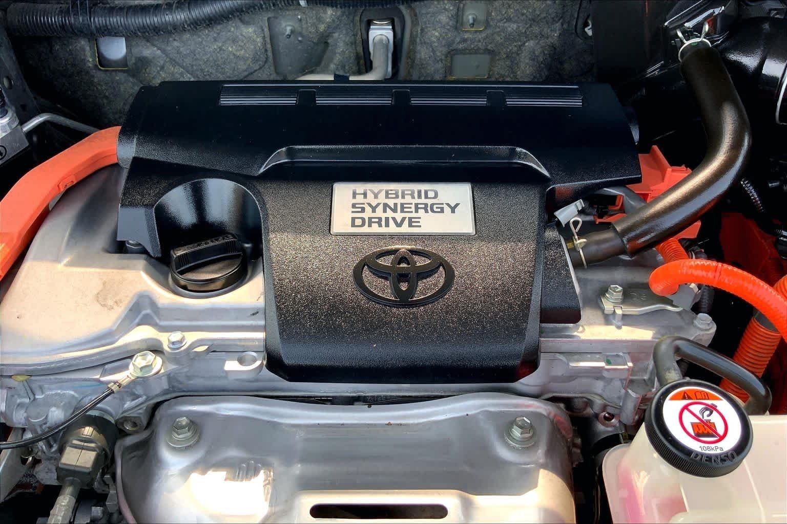 Used 2018 Magnetic Gray Metallic Toyota Hybrid LE image 32
