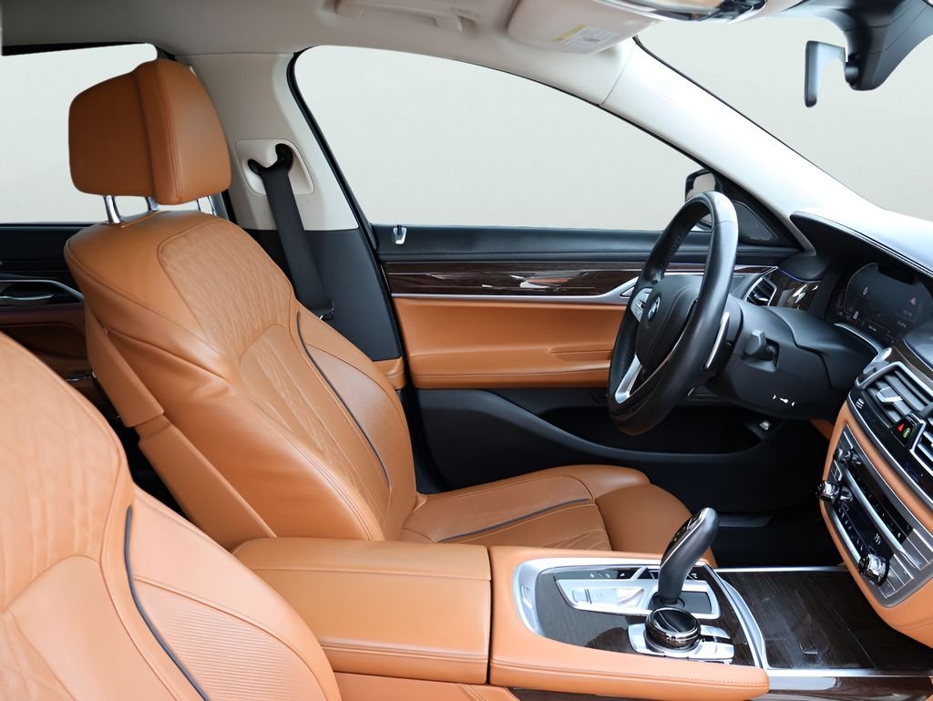 Used 2021 Mineral White Metallic BMW 740i xDrive image 10