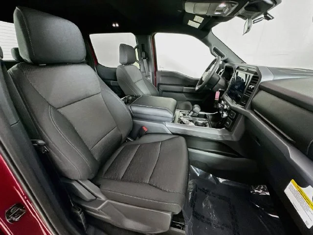 New 2026 Ruby Red Metallic Tinted Clearcoat Ford XLT image 26