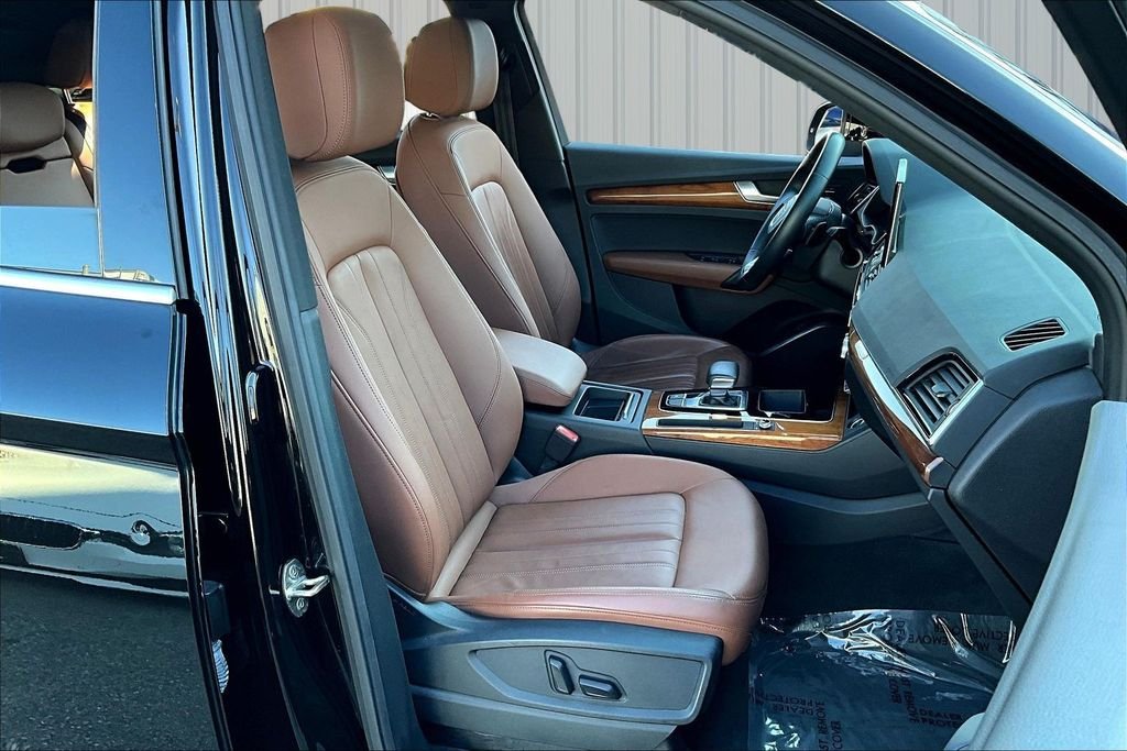 Used 2021 Black Audi 45 Premium image 29