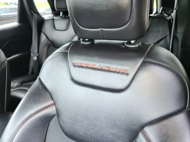 Used 2019 Crystal Metallic Jeep Trailhawk image 33
