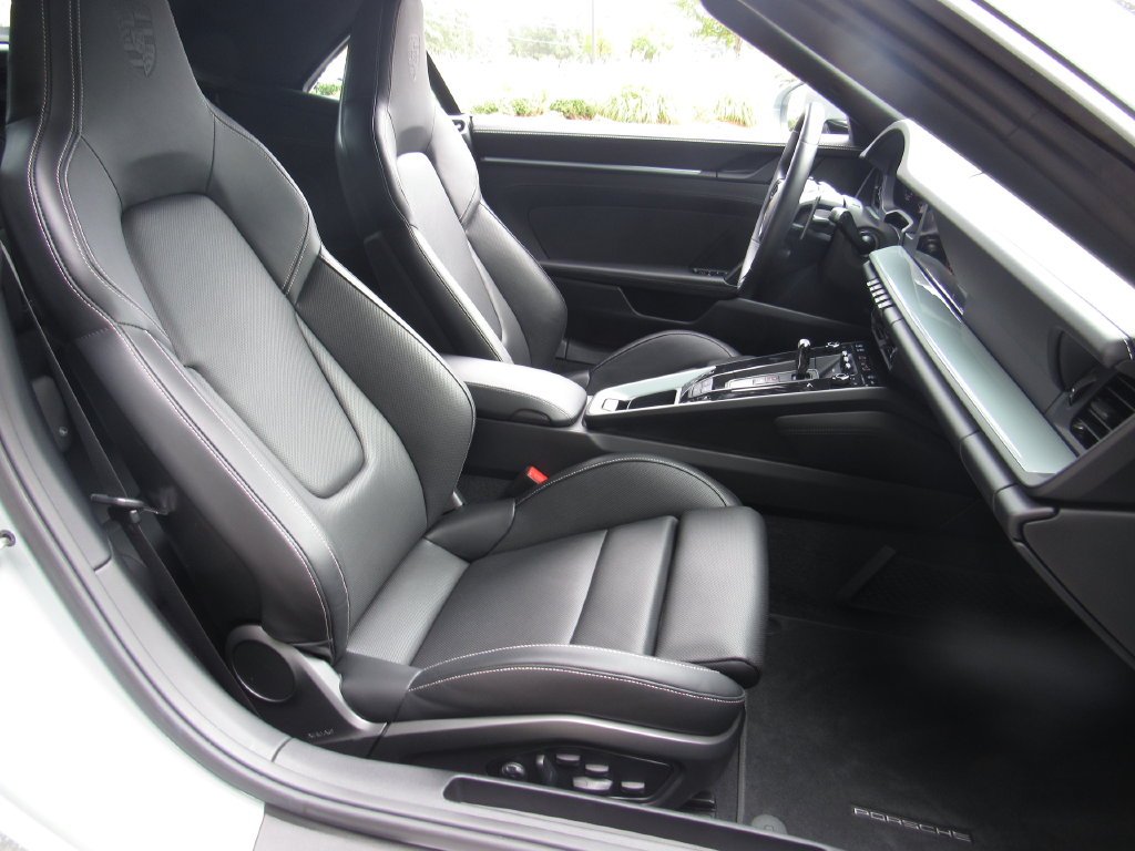 2025 Porsche 911 - Photo 23