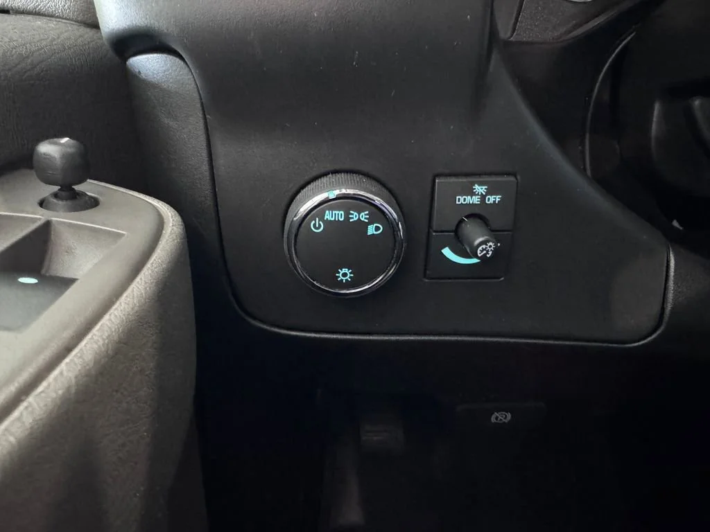 2025 Chevrolet Express Passenger LT - Photo 19