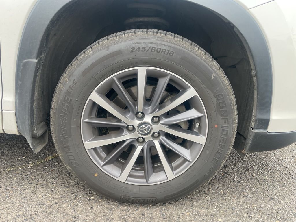 Used 2017 Blizzard Pearl Toyota XLE image 23