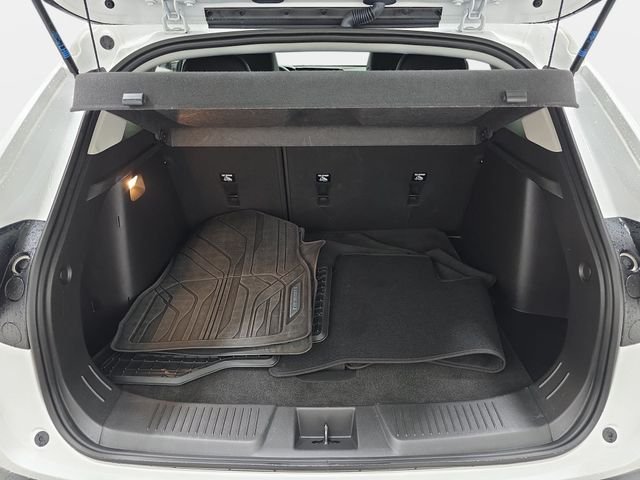 Used 2024 White Chevrolet LT image 32