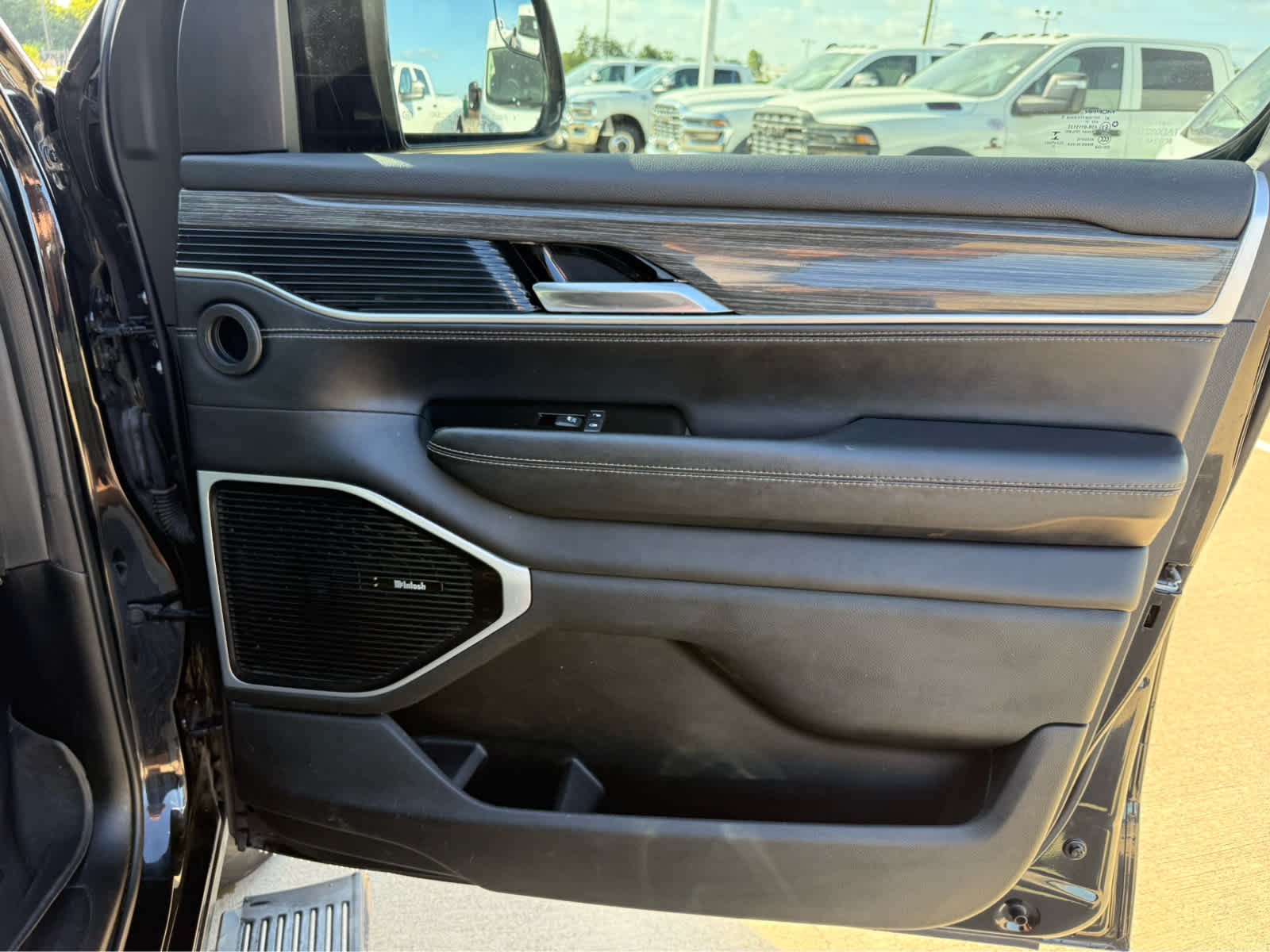 Certified Used 2022 Diamond Black Crystal Pearlcoat Jeep Series III image 18