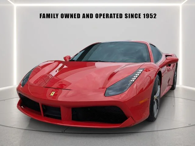 Used 2018  Ferrari Base image 2