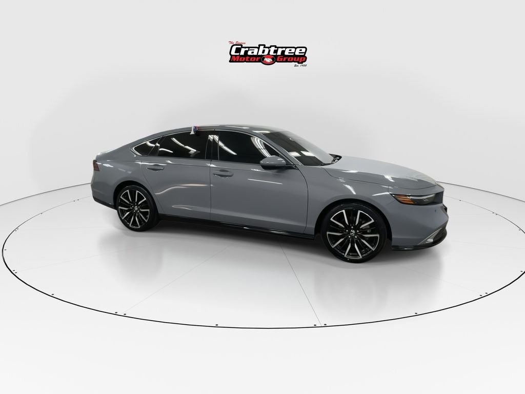 Used 2025  Honda Touring image 9