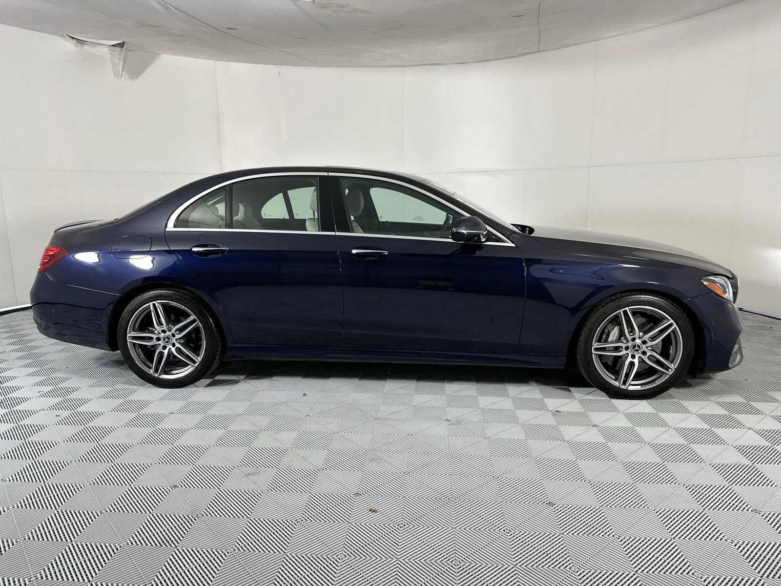 Used 2020 Blue Mercedes-Benz E 350 image 9