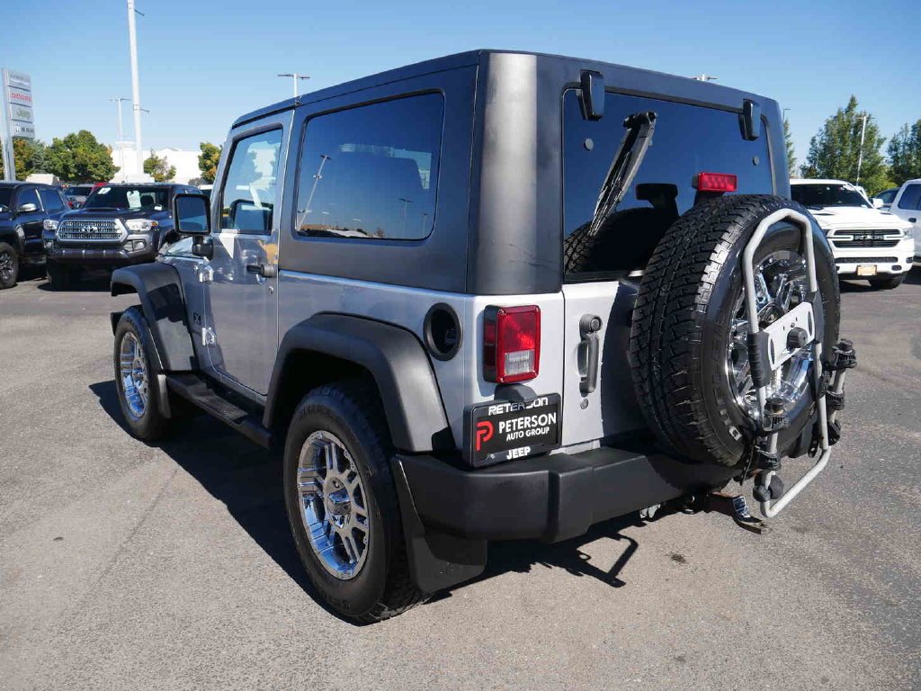 Used 2008 Silver Jeep X image 6