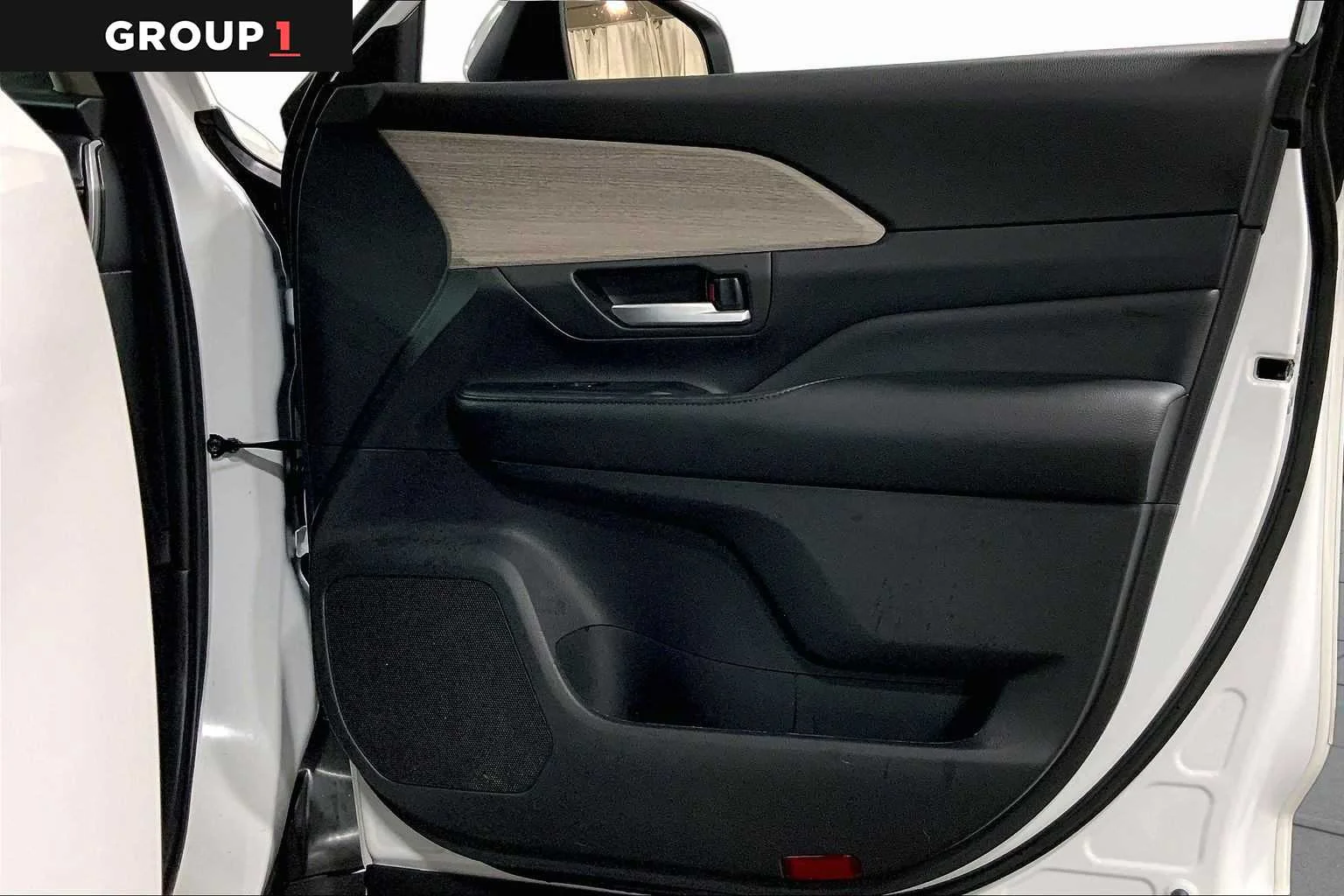 Certified Used 2024 Wind Chill Pearl Toyota Platinum image 23