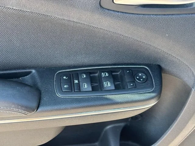 Used 2015 Gray Dodge SE image 16