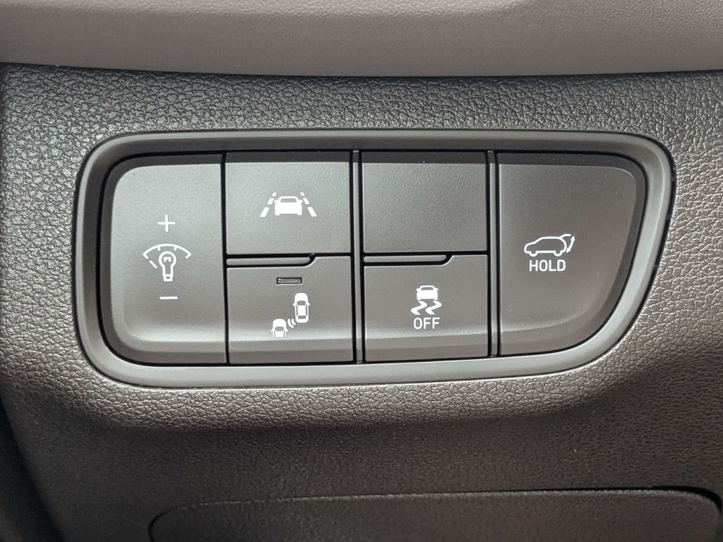 Used 2019 Silver Hyundai SEL Plus image 27