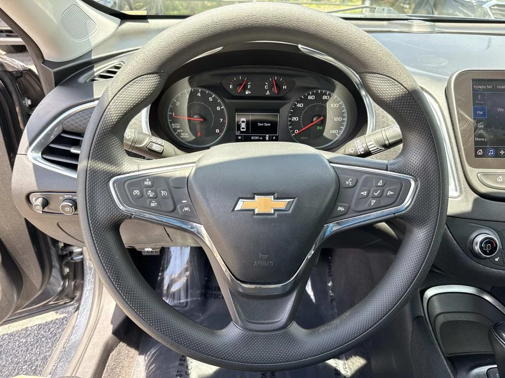 Used 2020 Gray Chevrolet LT image 40