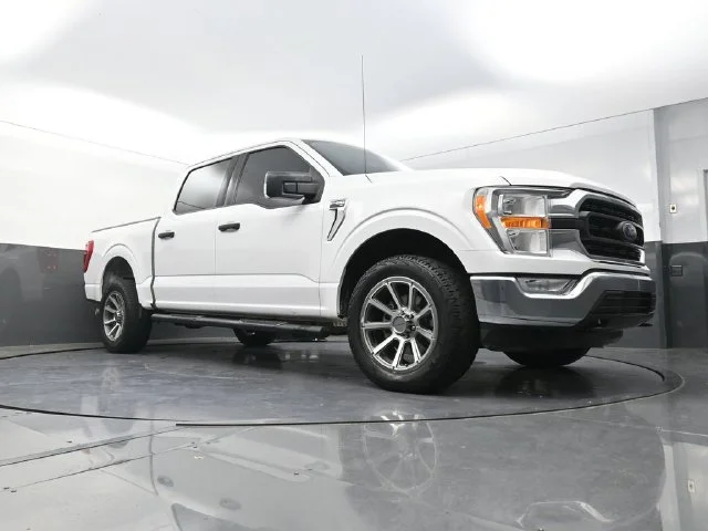 Used 2021 White Ford XLT image 19