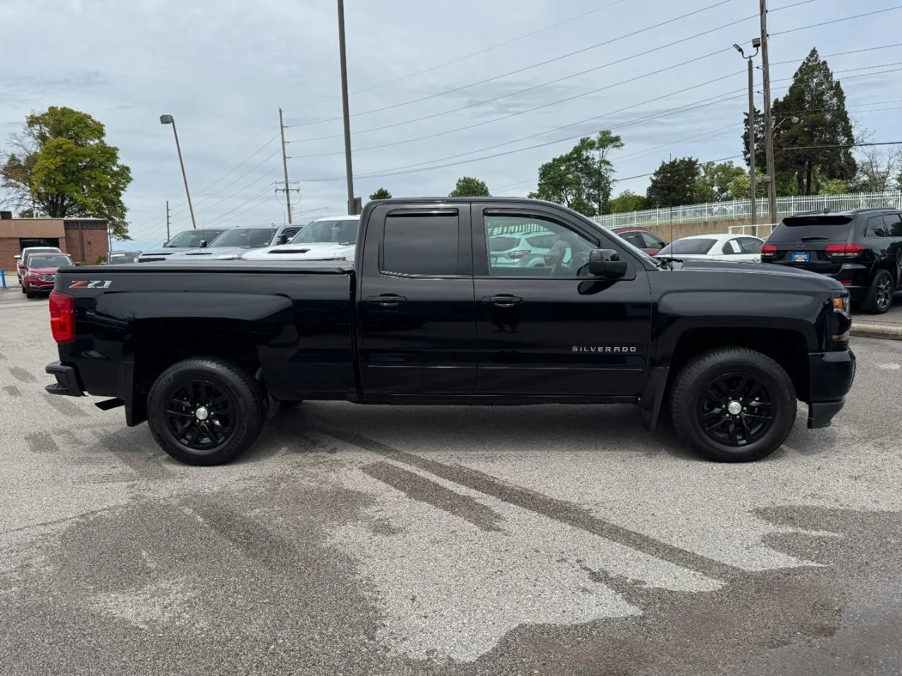 Used 2019 Black Chevrolet 4WD Double Cab LT w/2LT image 2