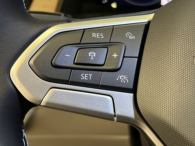 New 2026 White Volkswagen 2.0T SE w/Technology image 14