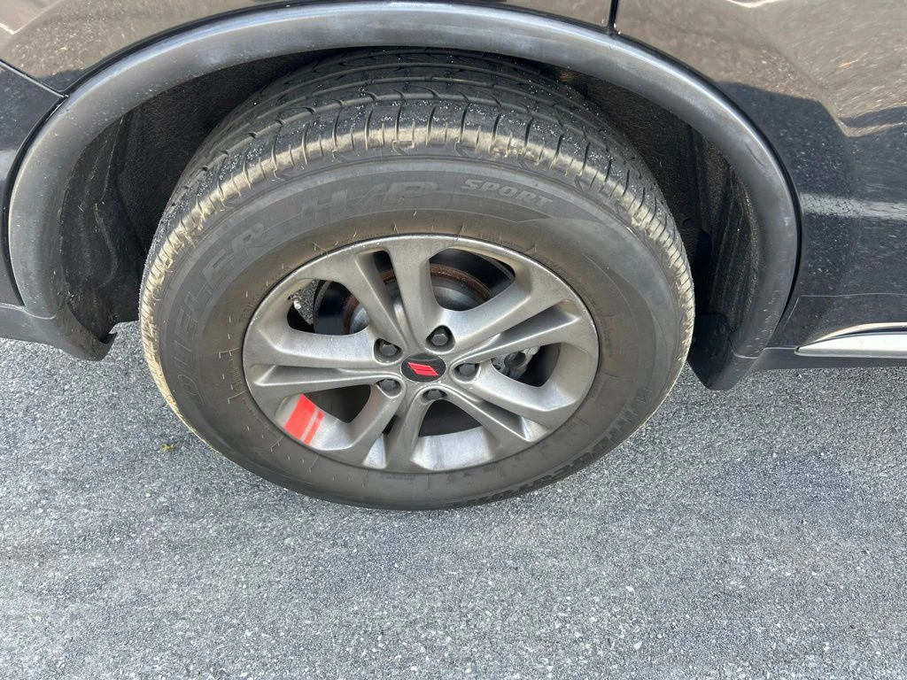 Used 2013 Black Dodge SXT image 10