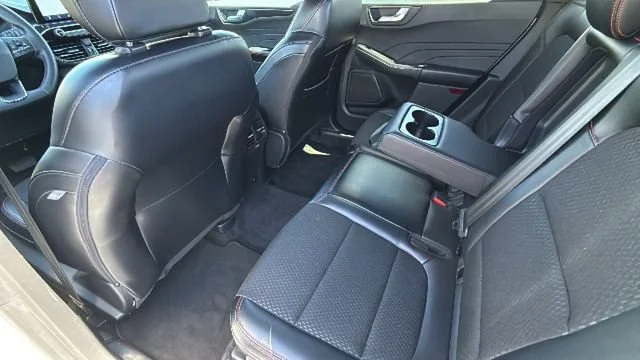 2025 Ford Escape ST-Line - Photo 24