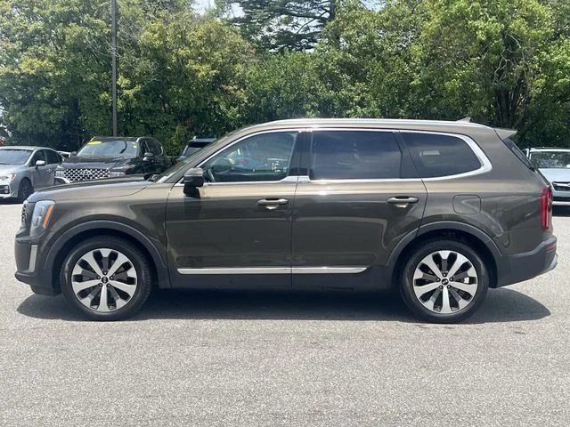 Used 2021 Green Kia EX image 10