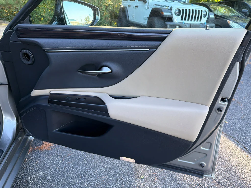 Used 2019 Silver Lexus 350 image 14